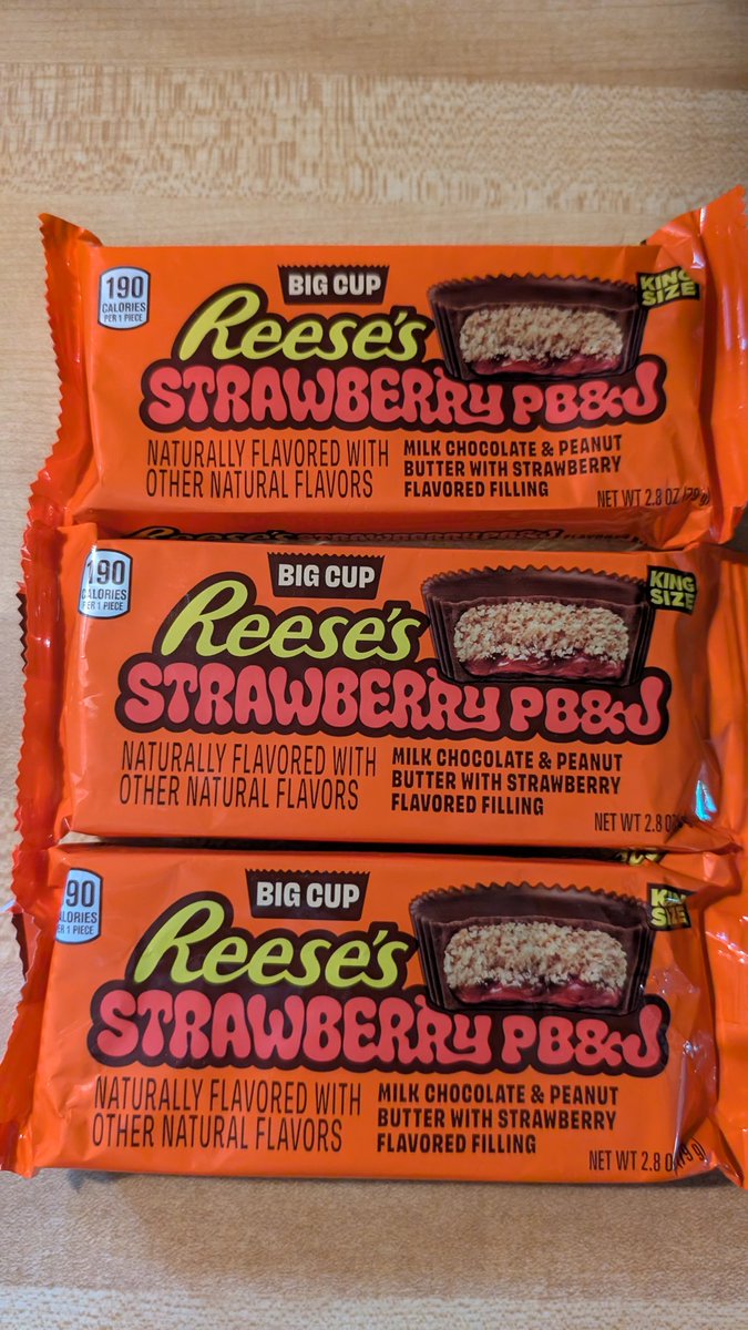 R0bbit's tweet photo. @scar776 Fleet Farm has all the good, hard to find candy. 
There's also peanut butter and marshmallow ones that do not sound good to me at all. https://t.co/ojcQsgRX5J