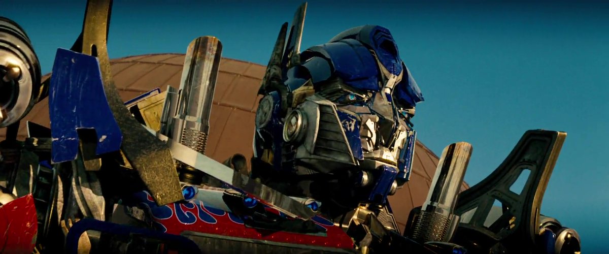 ByTheAllspark's tweet photo. This scene alone is one of the greatest moments in any Transformers film. https://t.co/75d7v6yLHS