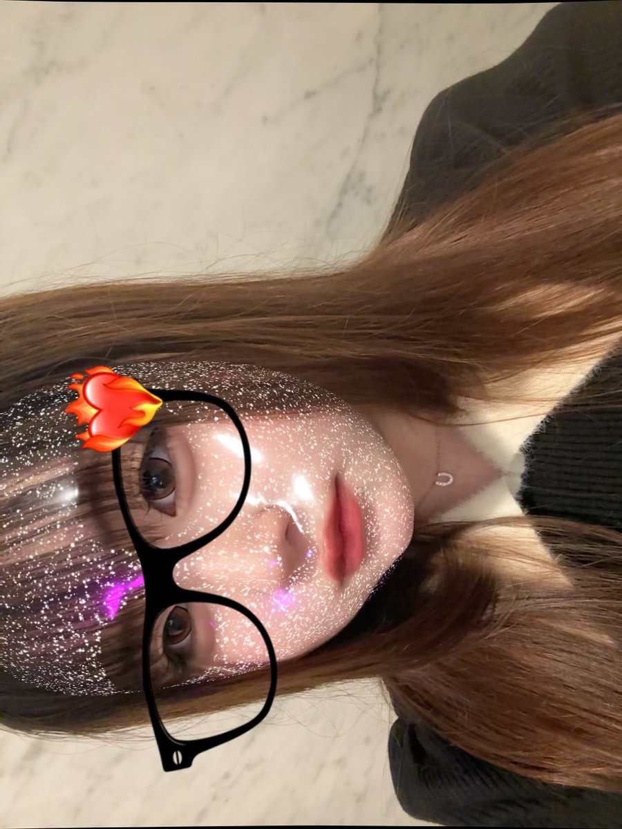 karina_01211's tweet photo. 最近脱ギャルしててー清楚目指してる♡
髪染めに行かないと、 https://t.co/GHpTNwarrF