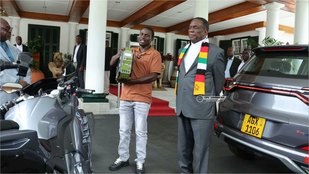 ZimbabweNhasi tweet picture