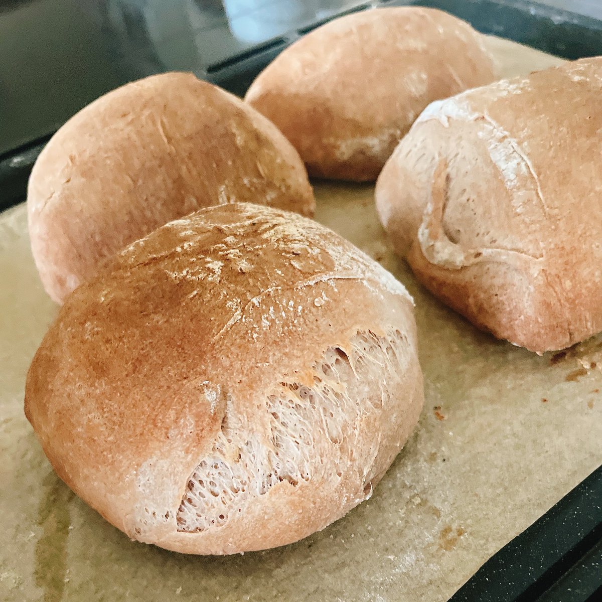 capeGOLD's tweet photo. ヨーグルトとミロを練り込んだ
焼きたてパン https://t.co/6LaztaIbPe