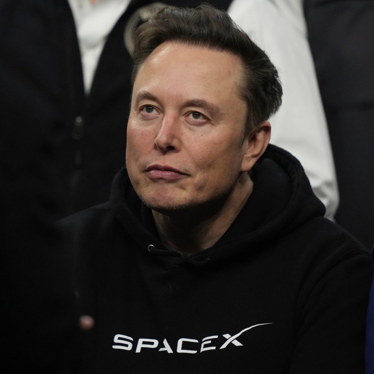 6ixbuzztv's tweet photo. Elon Musk is officially the World’s 1st Trillionaire https://t.co/FDbQALcUxn