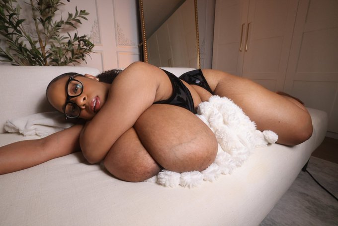 Rhonda - OnlyOneRhonda - 🫲🏽 Boobies 🫱🏽 https://t.co/Twq4hP37Bp