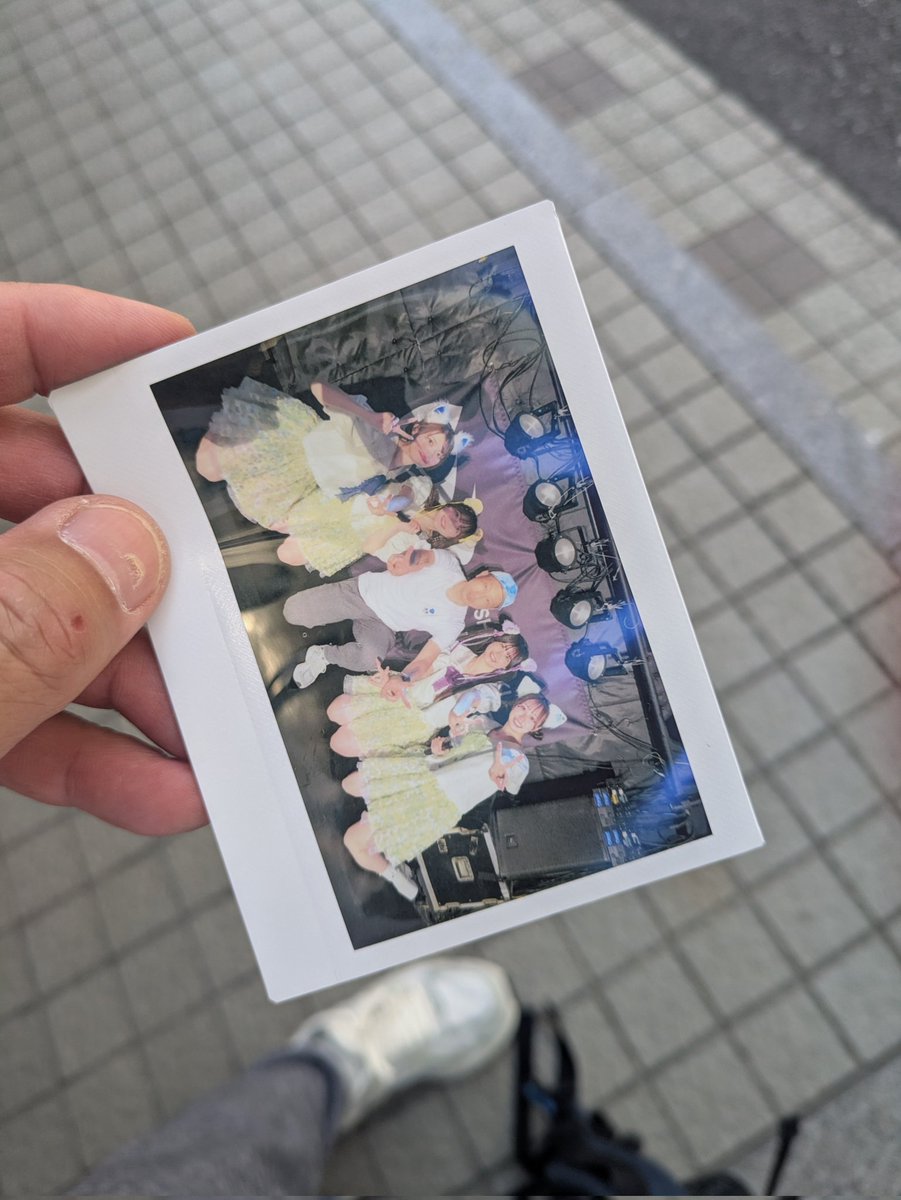 kanch_twit's tweet photo. 東新宿から撤退します
#わたあめびーすたーず さんの主催ライブで今日からスタートのステージで全チェキ撮れる権、ジャンケン4連勝でいきなりゲットです
我ながら強運 https://t.co/GL37qruUyy