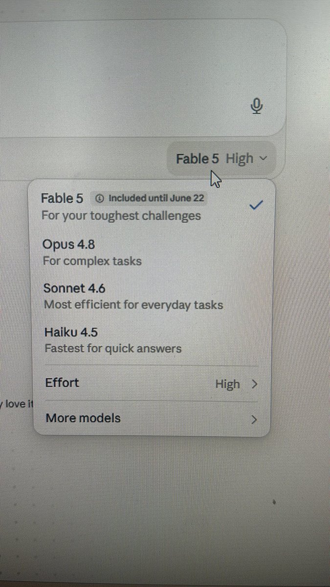 HliliV's tweet photo. @AnthropicAI It is working on claude app windows, don’t try update it ✌🏻 https://t.co/Ftf5104Ppe