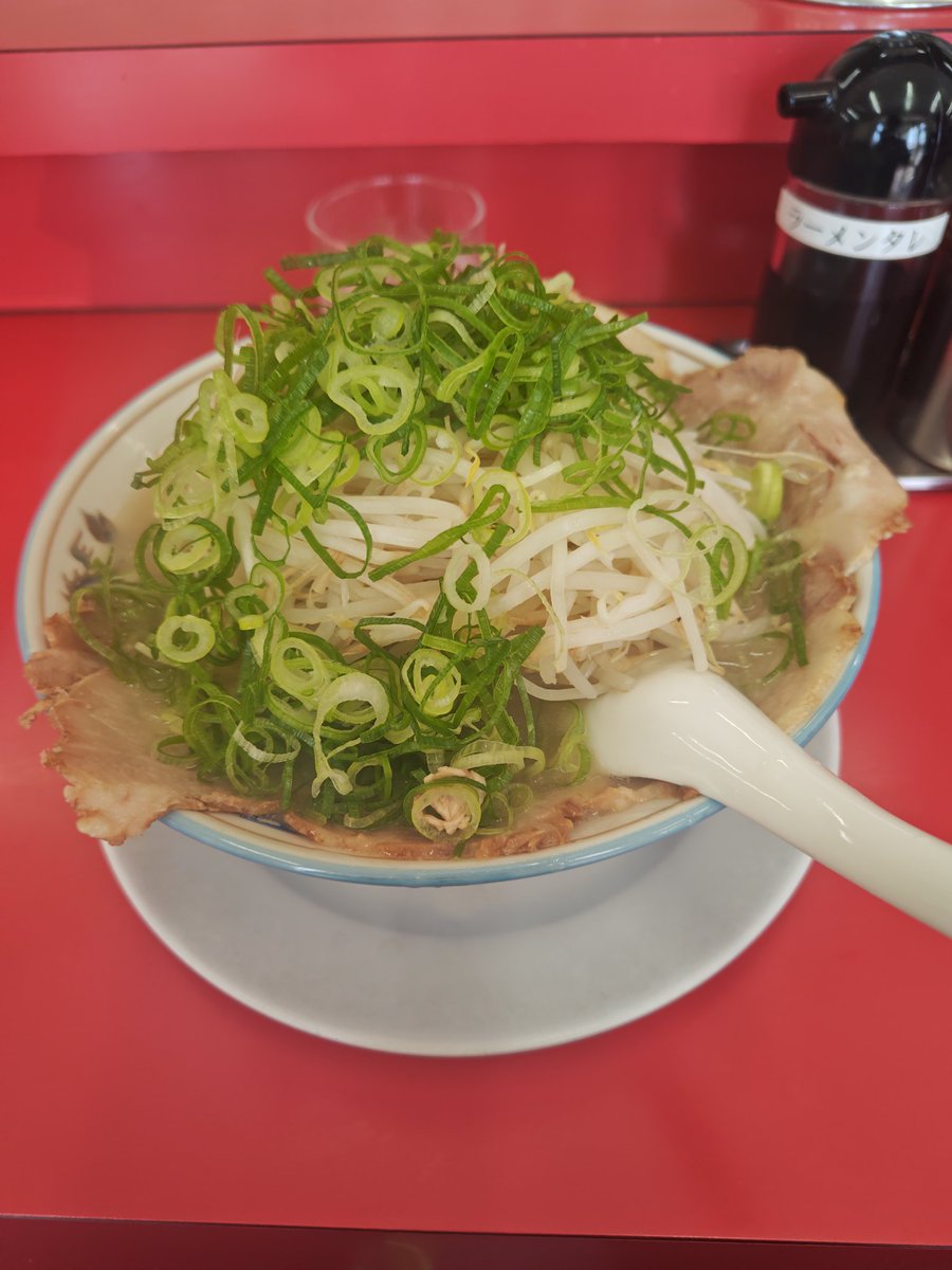 13B_sc's tweet photo. 昼飯遅くなったおかげで、福ちゃん駐車場空いてた😊 https://t.co/4y4CrYcWd3