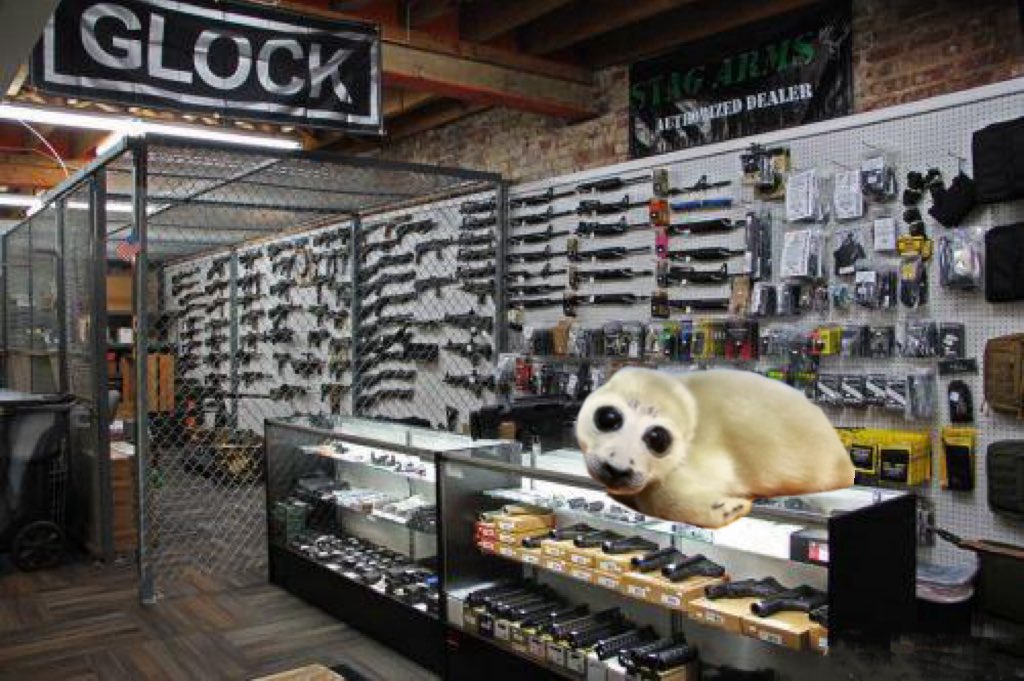 KitschXin's tweet photo. niko in the weapon shop https://t.co/Wdtv57JFnI