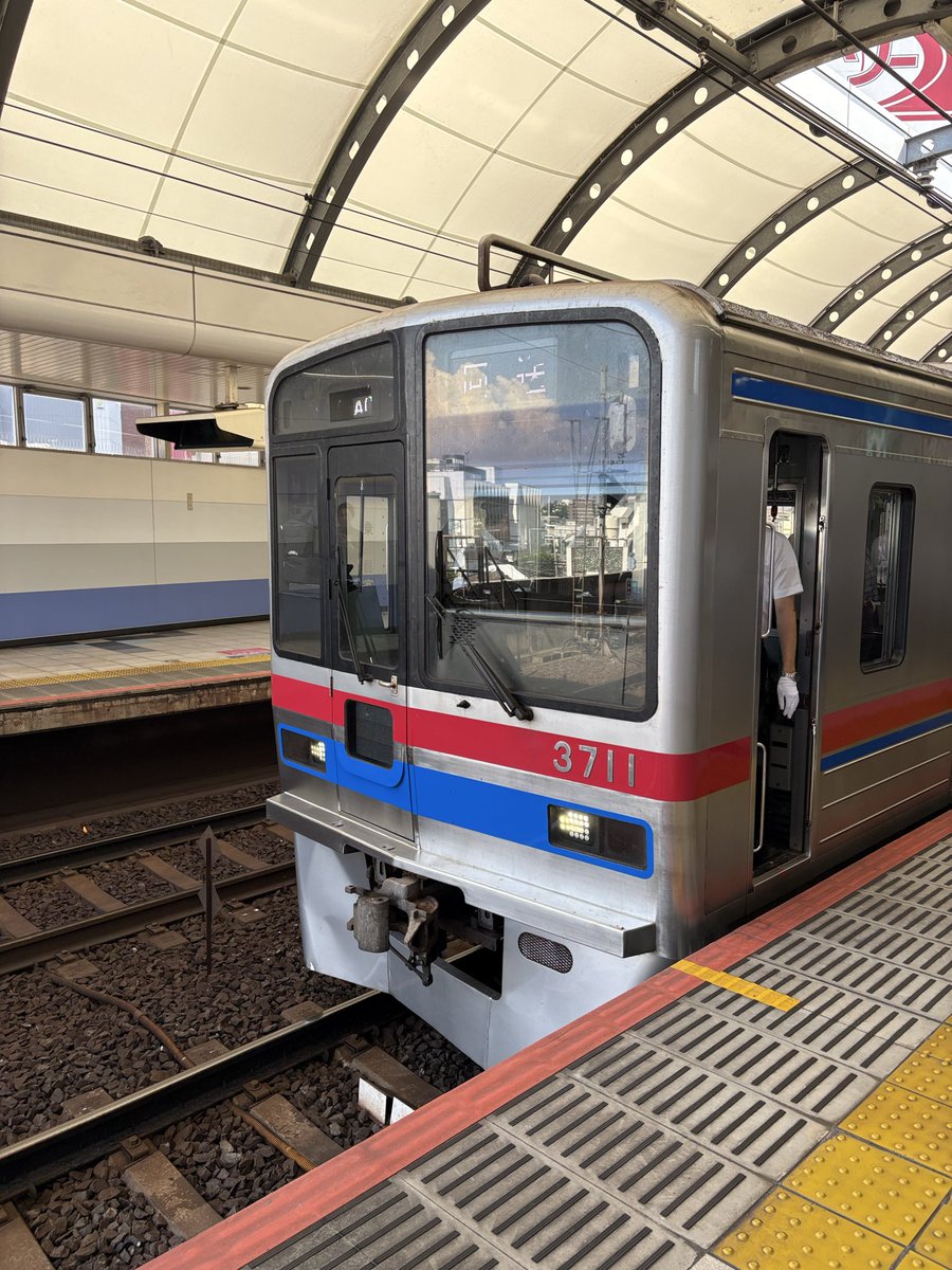 PlimeMx3's tweet photo. 京成電車、人身事故
ガラス破損運転打ち切り https://t.co/gWpi3irKqs