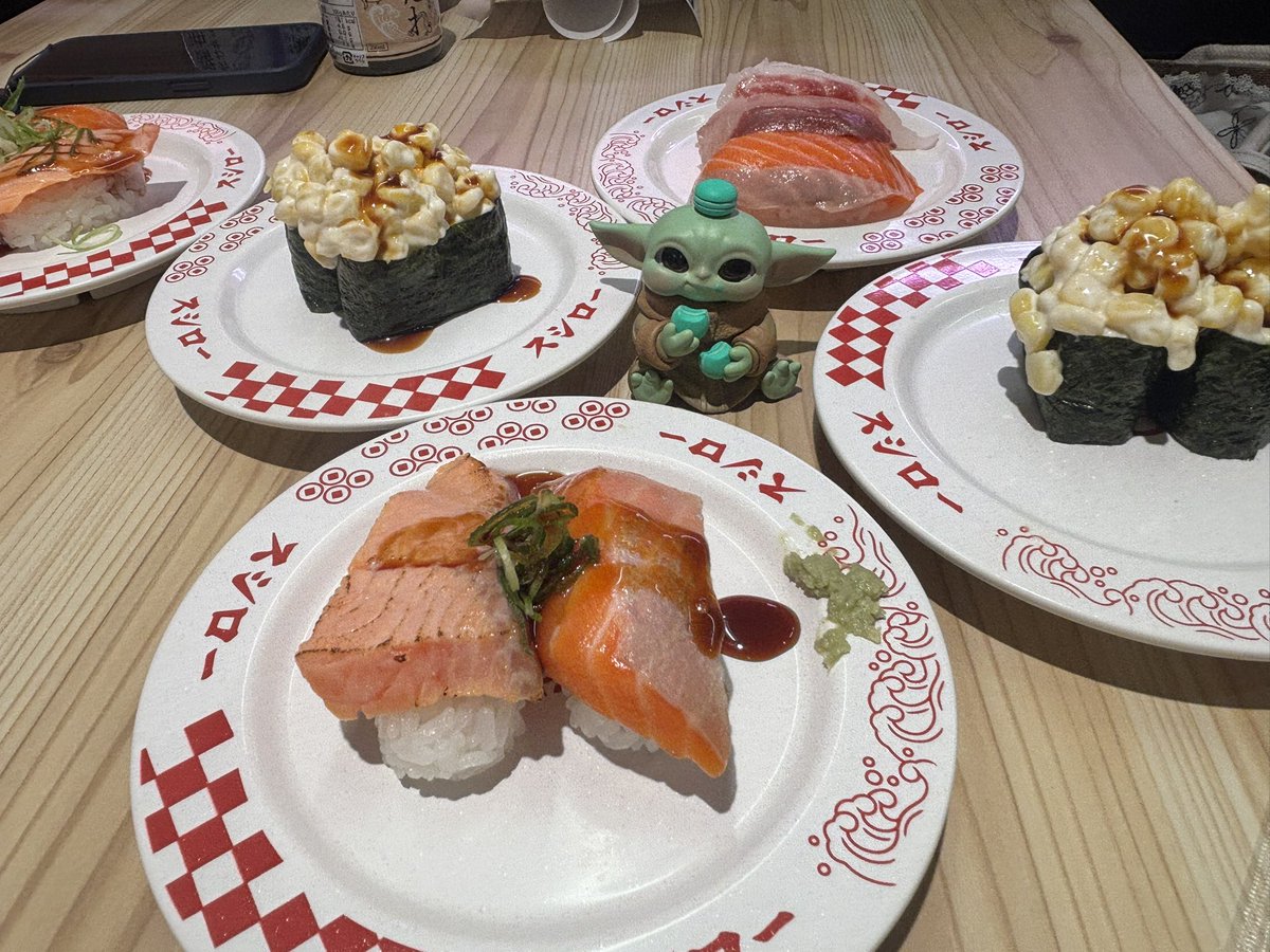 urara67's tweet photo. 全部食べれる？🍣

#マンダロリアンアンドグローグー https://t.co/FZPv4s7bma