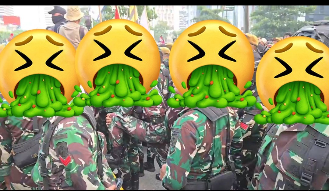 BininyaRiley's tweet photo. @tanyakanrl MAKASIH SUDAH MEWAKILI NDERR, I mean, look at this mess. Nyampah banget jujur kemaren gw liat banyak ijo2 sama coklat2 bertebaran. Siapa sih yang buang??? Jorok tau https://t.co/A3lPFOxF8Z