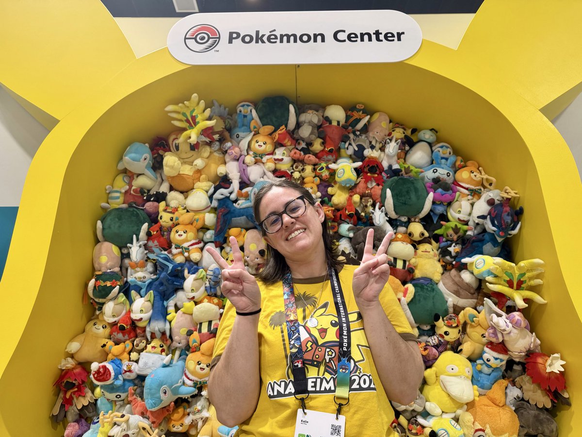 kquigleyplays's tweet photo. Shiny riolu joined me to wear yellow for #cfweek today! 💛 https://t.co/tNQoEzAk2r