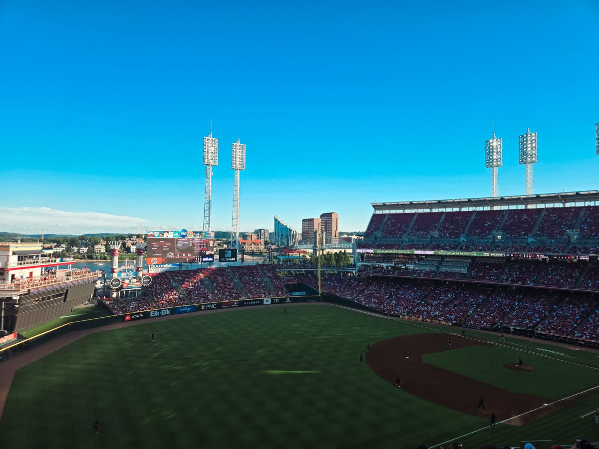 CoachJTodd's tweet photo. A beautiful night for Reds baseball. Grateful for God's blessings and the simple joys. ⚾️🙏❤️
#RedsCountry https://t.co/ESE4W52Ot4