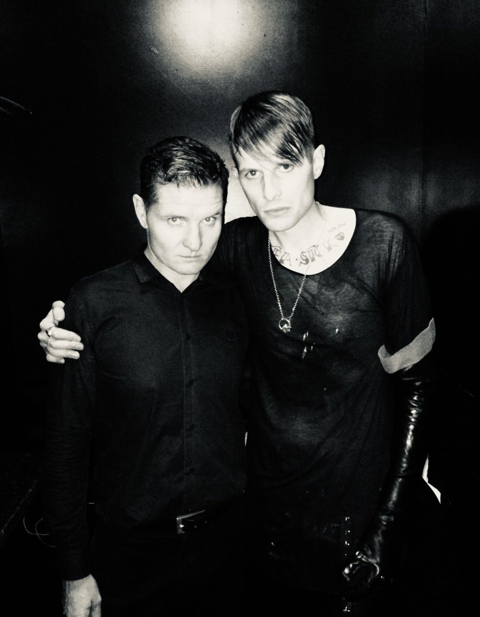 ColdCave23's tweet photo. Lift up your hearts https://t.co/RlALhoAx2q