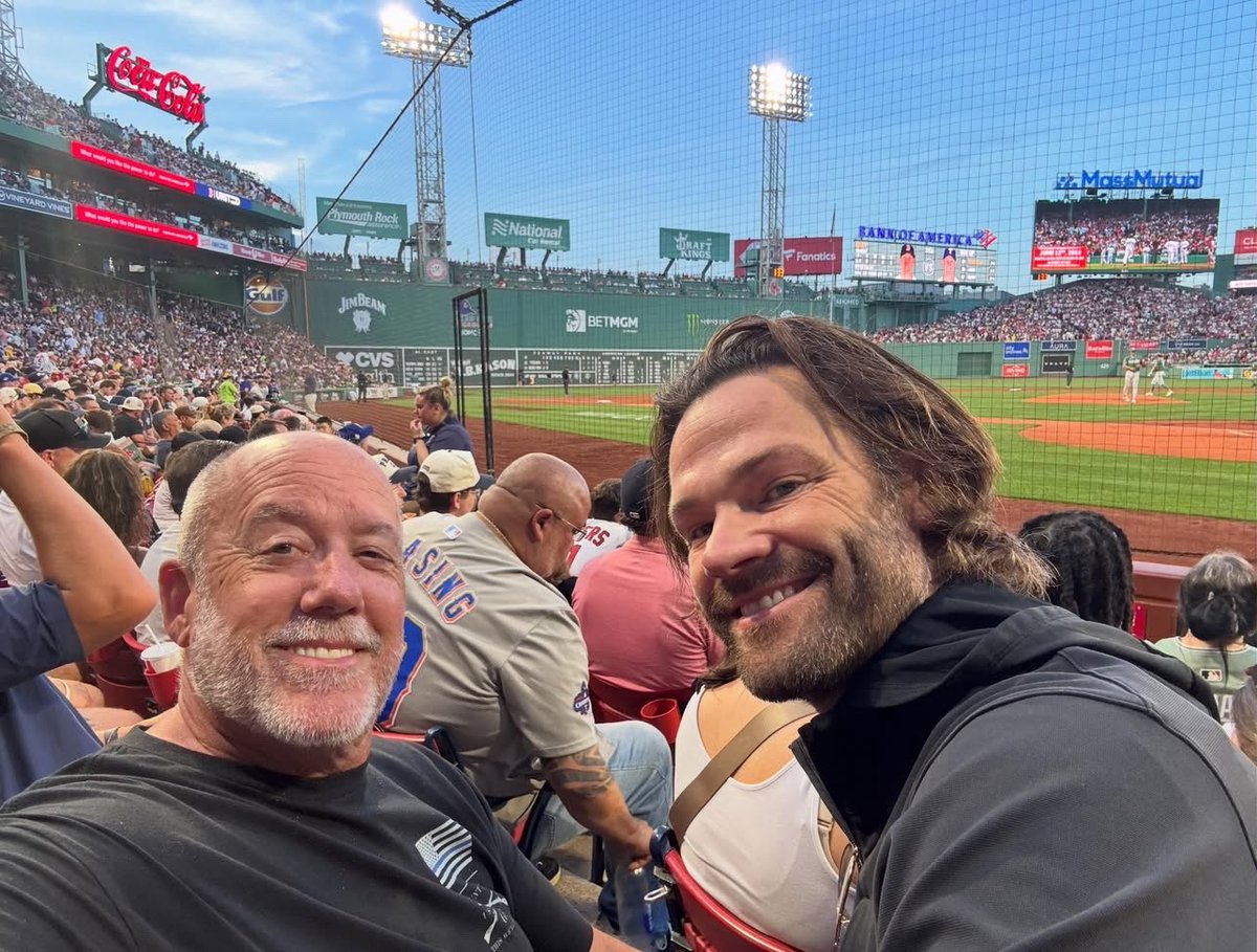 JarPad_Team's tweet photo. 📸 120626 | bodyguard13 Instagram Post with @jarpad 

Caption: "When in Boston , tick off another ball park 😎"

#JaredPadalecki #Jared_Updates https://t.co/NokgWSkwTv