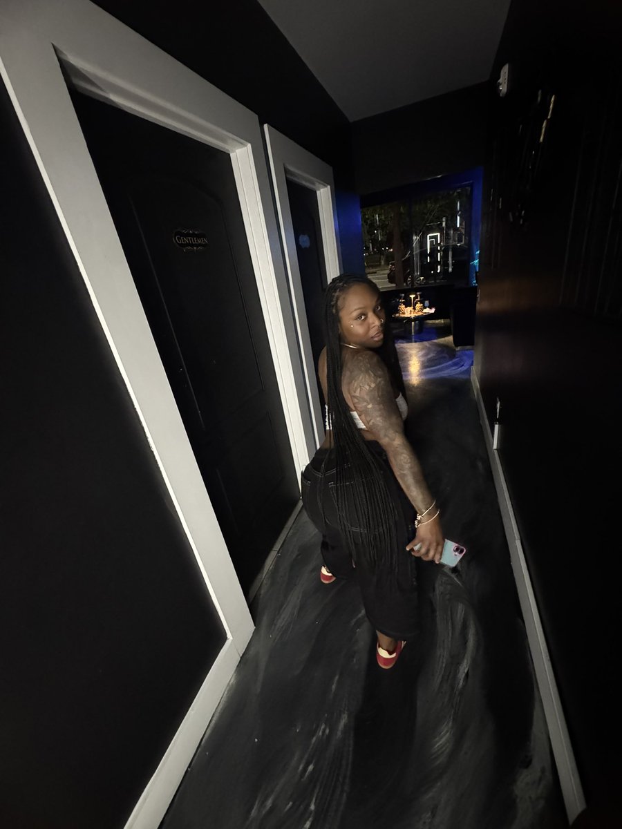NextOnTheScreen's tweet photo. chill fit 🖤 https://t.co/sJoL5fqWzq