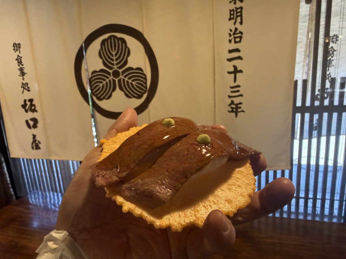 makeinunotoobo's tweet photo. 飛騨牛にぎり
今日の高山はガラガラ https://t.co/0AYpz7XpTo