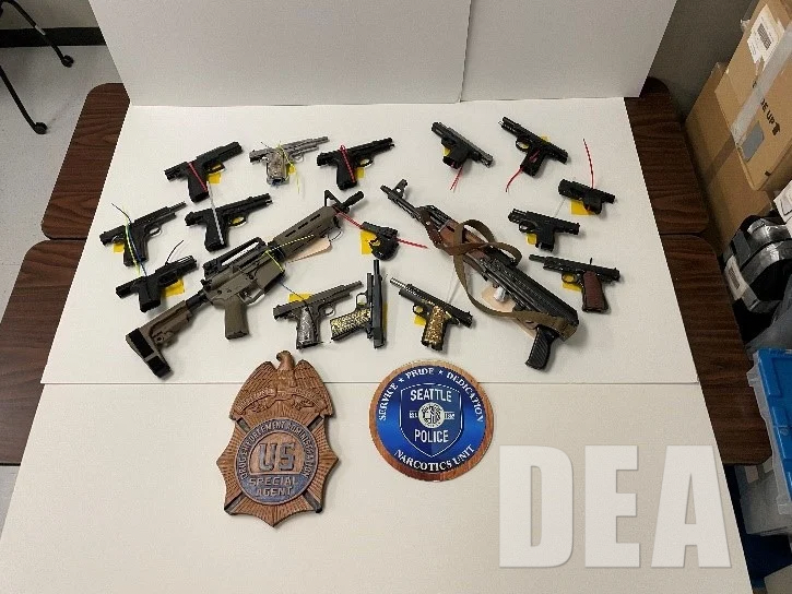 DEASEATTLEDiv's tweet photo. HSTF: Mexican national, resident of Renton, Washington, was sentenced to 7 years for trafficking fentanyl, cocaine, meth, and heroin. Investigators tracked drug trafficking in Seattle to the source of supply in Colombia. 
@DEAHQ @TheJusticeDept @SeattlePD
https://t.co/6KBFsGvIdk https://t.co/KDYcLO7cn6