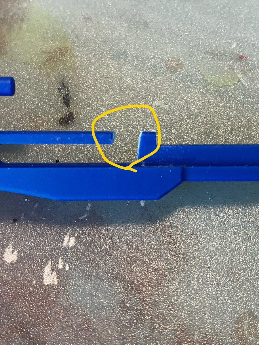 nuigulumar86's tweet photo. HGゼータガンダムのハイパーメガランチャーを加工
余分な箇所をヤスリで切削
後ハメできるようニッパーでカット✂︎
#ガンプラ https://t.co/fxivzZSkDw