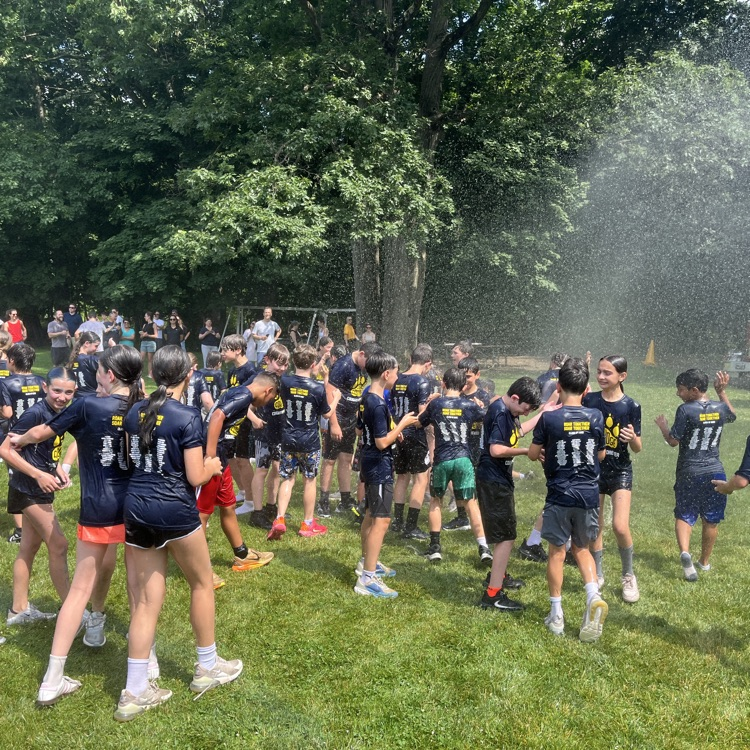 WPSCoolidge's tweet photo. Fifth grade fun at Field Day at Coolidge School! https://t.co/HwAnS6ERTh