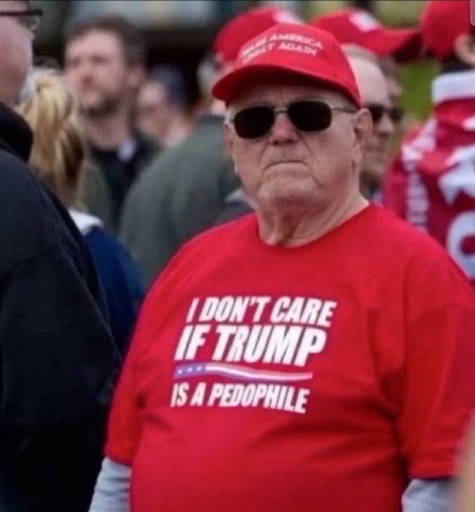 William448017's tweet photo. @brontyman What kind of shit bird would buy a shirt like this? Could he be that much of a clueless, enabling, numb nuts? https://t.co/jwRqDRVzmS