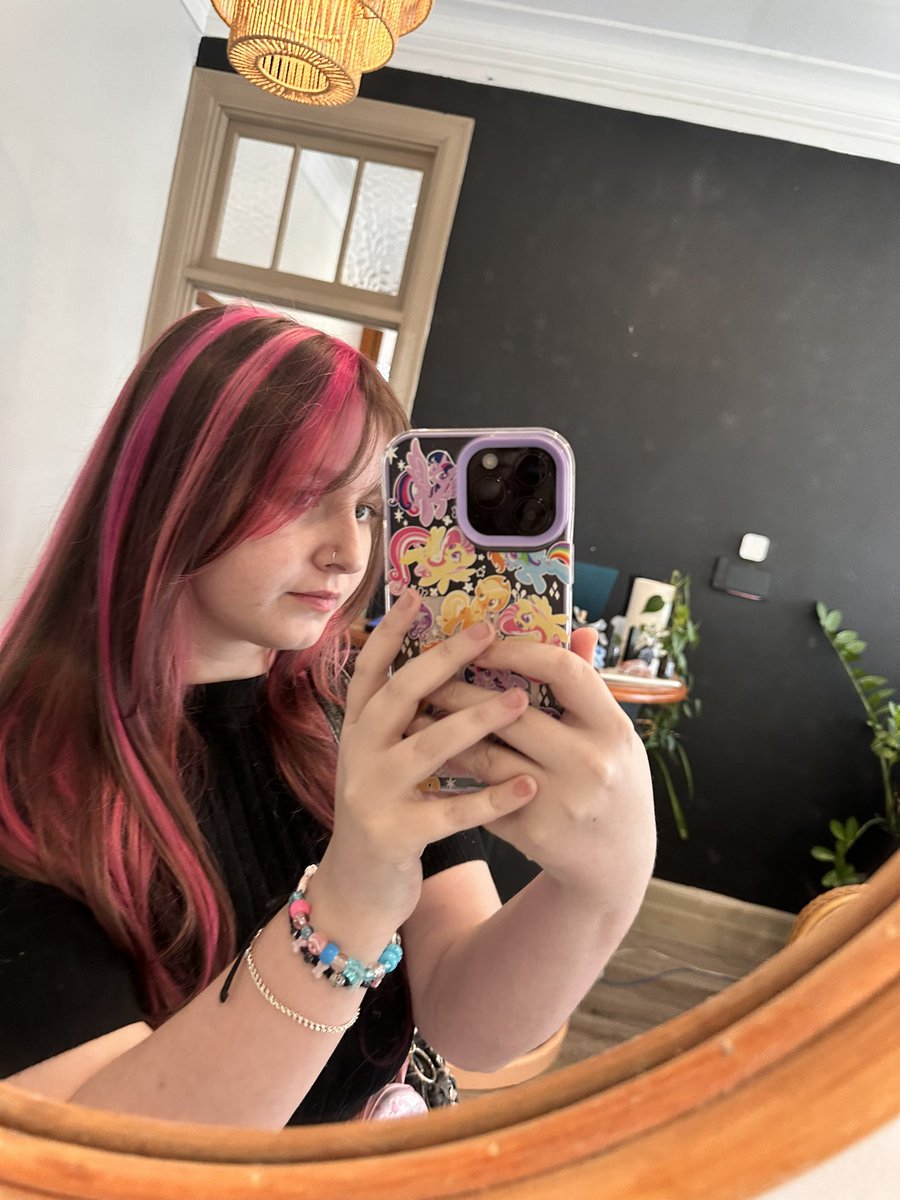 False_skin's tweet photo. Got my hair done and everyone said it was giving drac :p https://t.co/KUgxzdLzbU