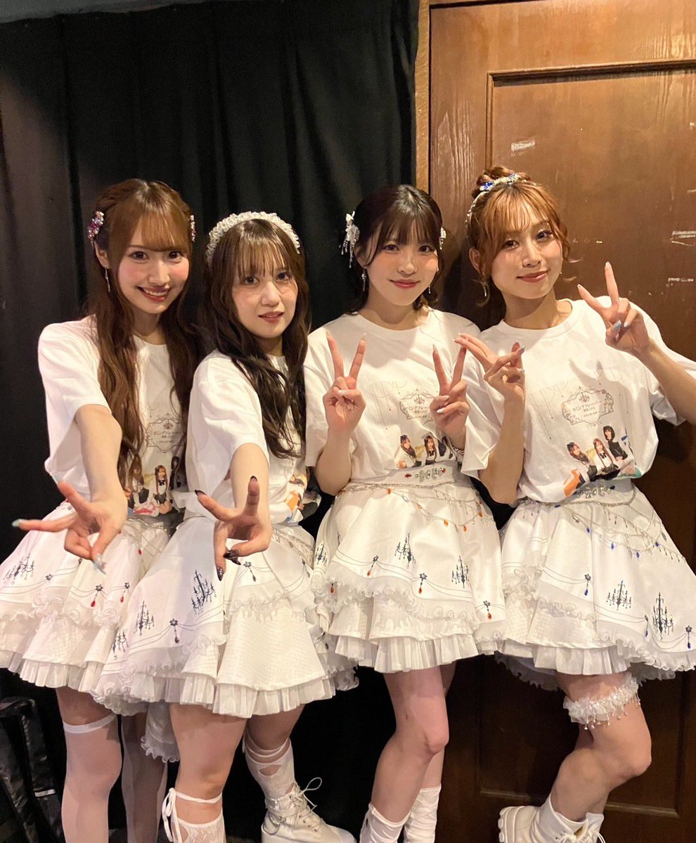 mitsukichi_ppp's tweet photo. 本日6/13(土)21時〜22時生放送
SKE48♡1+1+1は3じゃないよ！
MIYO
HINANO
KIMIE
ENA登場！
カミフレ解散SPでちょっ👍

番組内でカミフレのアレ🎶OA⁉️
そーでちょっ❤️

#カミングフレーバー #SKE48 #TOKAIRADIO #SKE123じゃないよ #SKE48非公式 #野村実代 #青海ひな乃 #赤堀君江 #鈴木愛菜 #カミフレ https://t.co/uIM7aqP8Ez