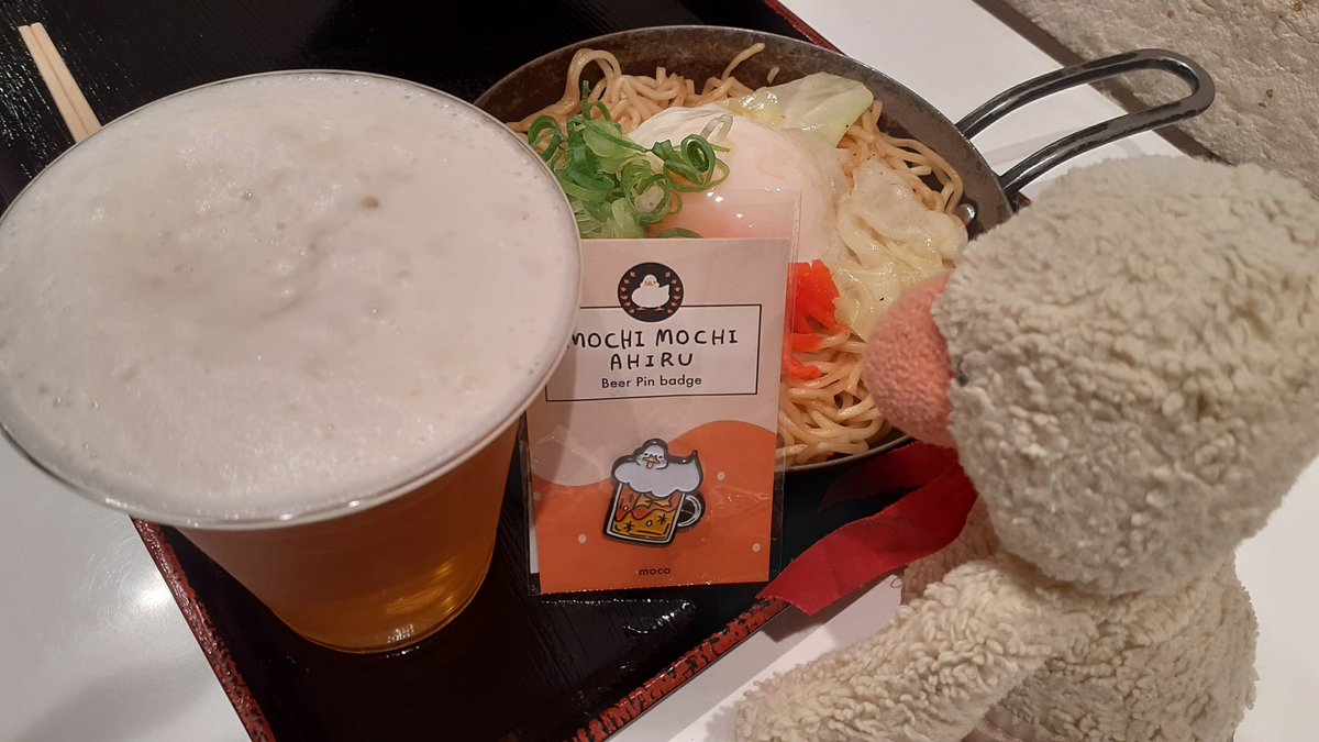 ressyahiroba's tweet photo. 【かんぱい】
小鳥の催事で見つけたピンバッジ。
ビールの泡がアヒル、、。
(直感的にお買い上げ)

で、、阪神百貨店ゆうたら、これやのぉ。(泡多め。) https://t.co/NGKxdOn6Vo