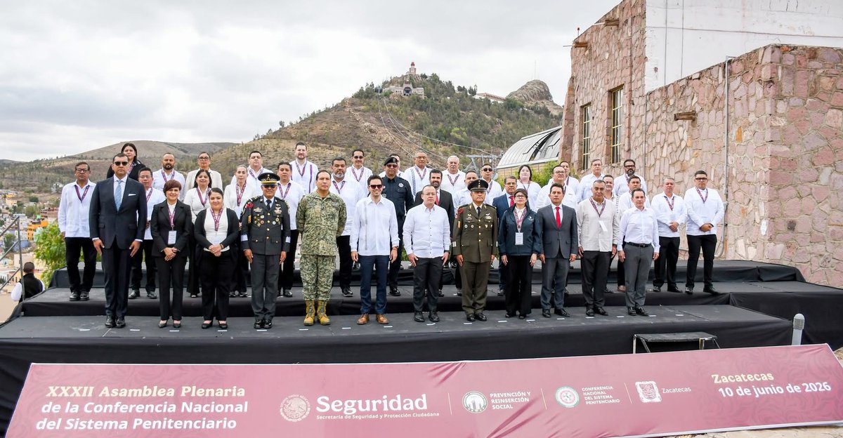 SprsGobOax's tweet photo. Para fortalecer la seguridad y la modernización del sistema penitenciario, el Subsecretario de Prevención y Reinserción Social, Dr. Roberto Claudio Castillo Ramírez, asistió a la XXXII Asamblea Plenaria en Zacatecas. https://t.co/7gl7mhoyu9
