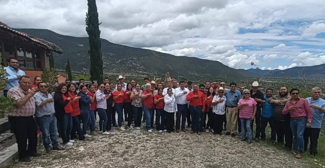 NoresteDigital's tweet photo. 📚EL SENTIR MAGISTERIAL DEL ALTIPLANO EN BUSTAMANTE Y MIQUIHUANA…

#CiudadVictoria #NuevoLaredo #Reynosa #Matamoros #CdVictoria #Victoria #Tampico #madero #CDMX #Monterrey #NuevoLeón #FelizViernes #Tamaulipas @HectorVillarri https://t.co/zrRhBsUjHv https://t.co/EiLsJiVQsE