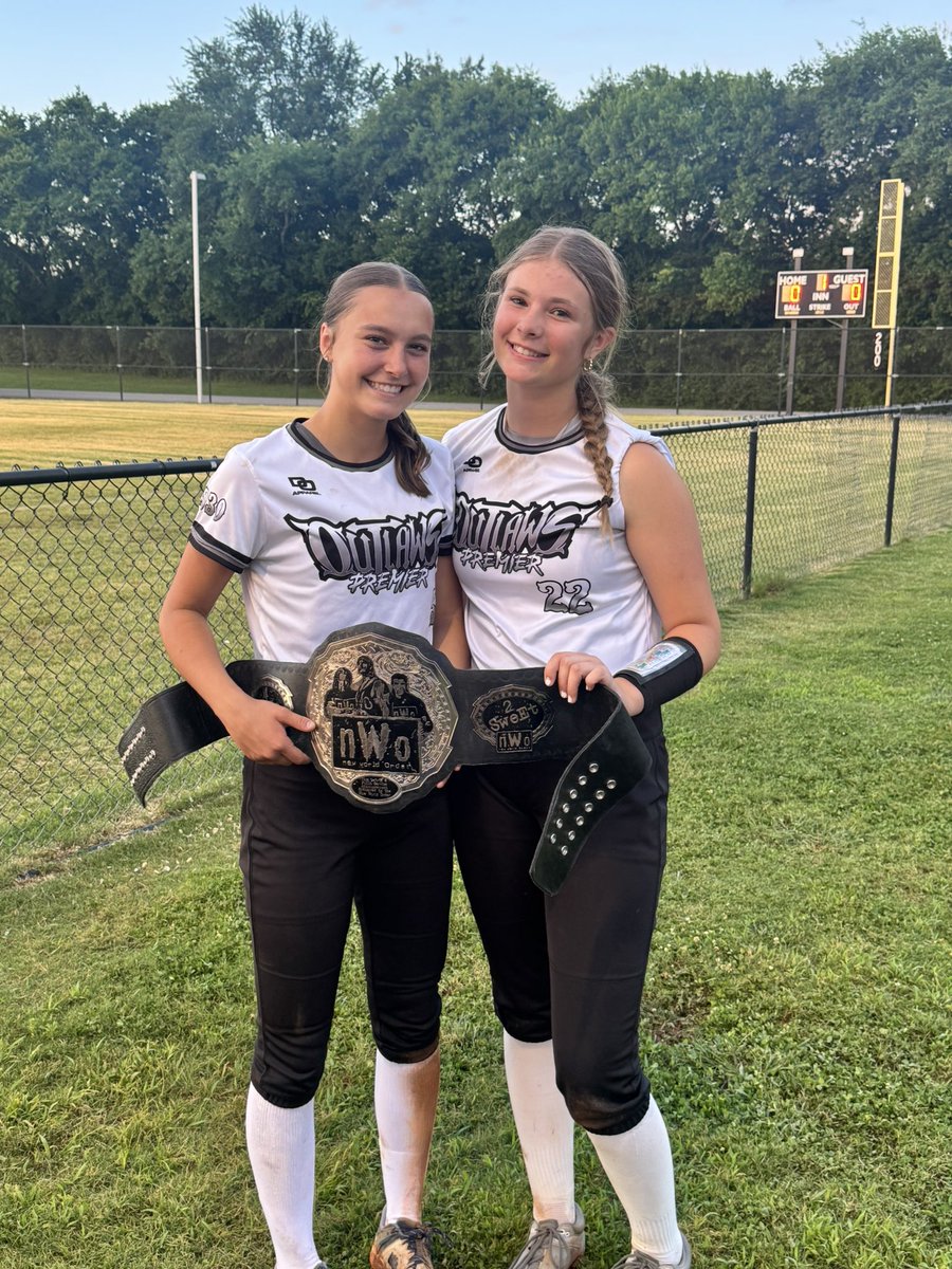 OutlawsPrem2030's tweet photo. After the ☔️ delay—Outlaws taking care of business in the Super Select TN with the W 5-0 tonight! ☠️💪Congrats to our belt winners for collecting all 5 RBIs—Colbi (3) and Aubrey (2)—and a total team effort with the win! ⏭️Next up— 8AM vs Indiana Magic Gold
@PGFnetwork https://t.co/L2mEugjA2l