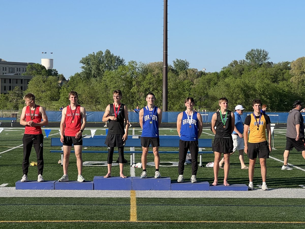 RaskePV's tweet photo. Great end to my junior season. Jumping 12’10 and getting 3rd in the section!
@BrainerdXC https://t.co/YONkJqvGlE