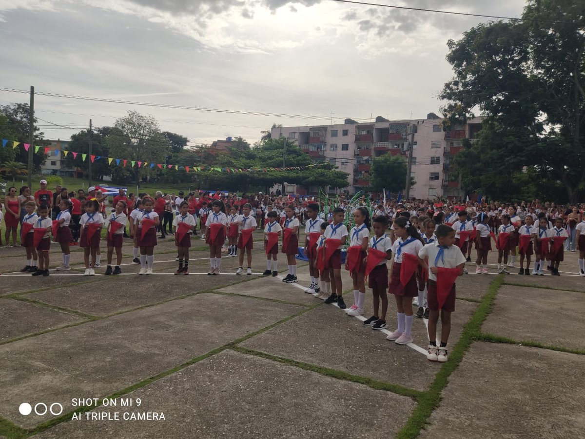 ArmasAndre9474's tweet photo. La escuela primaria Arcelio Suárez Bernal del municipio de Sancti Spíritus fue la sede del acto provincial en ocasión del cambio de atributo pioneril para el ingreso a la OPJM. Felicidades. @AlexisLorente74
, @DeivyPrezMartn1 , @DiazCanelB , @DrRobertoMOjeda , @naimatrujillob https://t.co/Nu10a9zQWQ