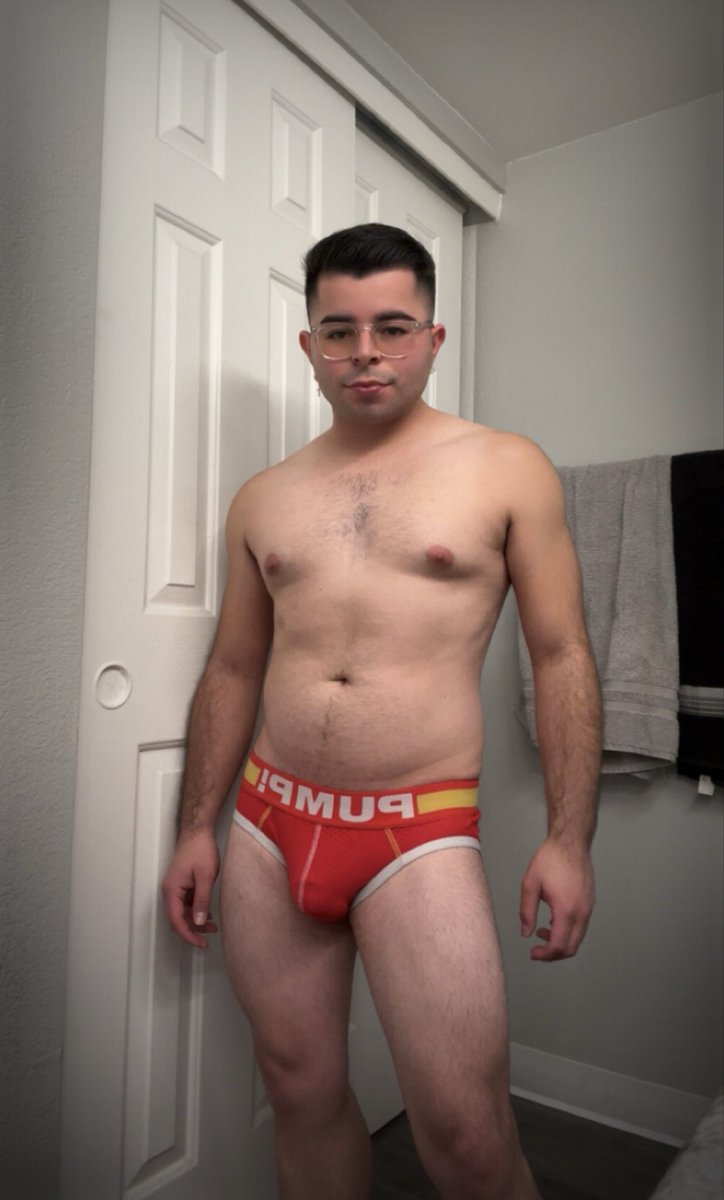 Micky36vb's tweet photo. Flex Friday 😜💪🏻         #azgay #pride #pumpunderwear https://t.co/yEDFFHpTD8