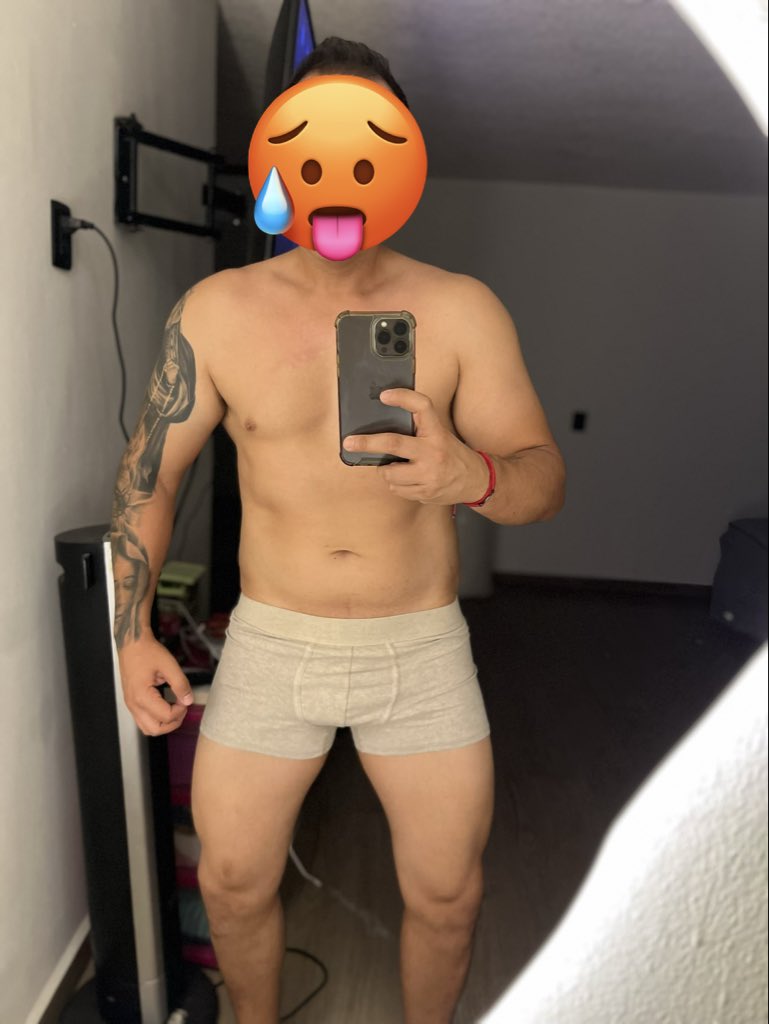 sinsw92209's tweet photo. Single 39 años maduro,en Morelia,con experiencia en el ambiente,se mi papel de tercero,no soy modelo tampoco dotado,pero me fascina el sexo y disfrutarlo con ustedes,dispuesto a pagar motel o compartir gasto así como bebidas,no pago x encuentros,gusto por hw,tríos hmh y cuckold. https://t.co/sxuWKRHPhA