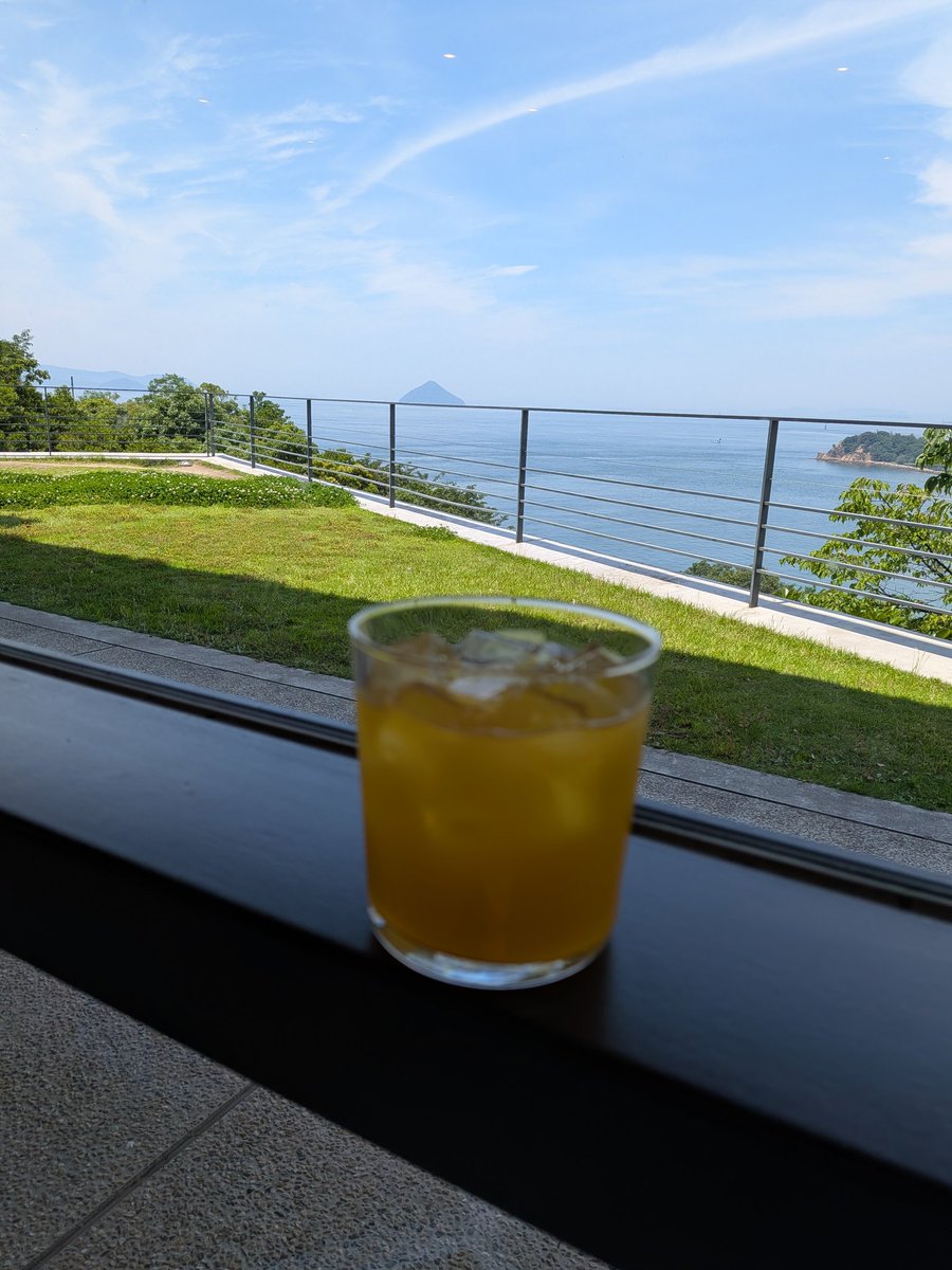 Timekiller02's tweet photo. ランチはベネッセハウスミュージアム内のカフェで。 https://t.co/LUqafqLzg7