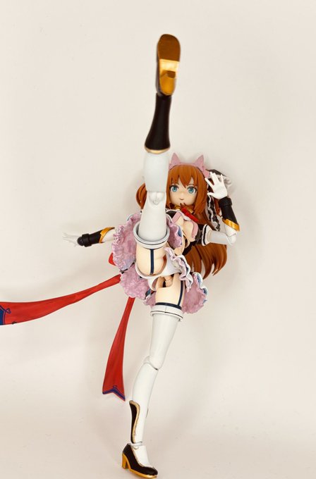 写真追加。コスのVerはFI時のデザインを元にしてますが胸だけは最新の露出がすごいデザインを採用してますw