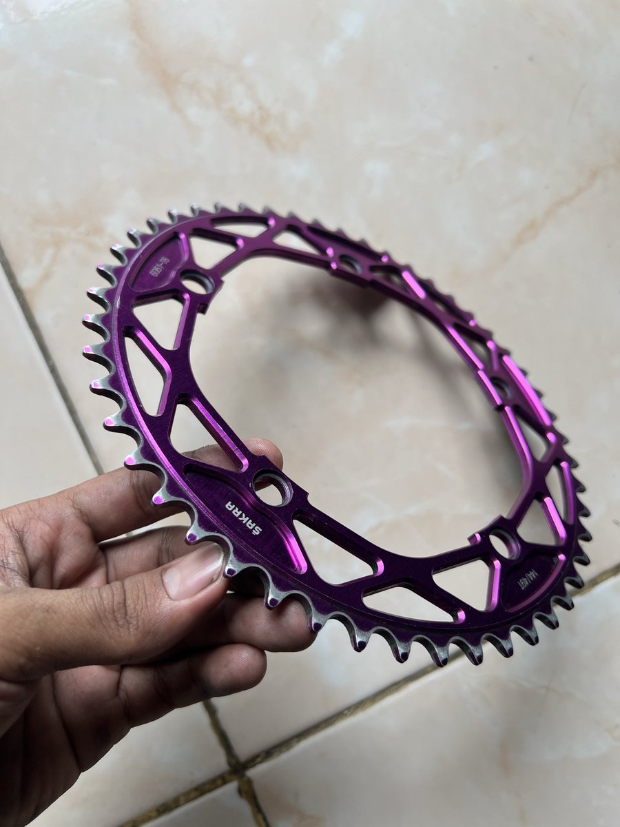 FikramSuparman's tweet photo. WTS Chainring Sakra Kanta
BCD 144 49T
Minus pemakaian
800k

Alamat Makassar
#fnfjb https://t.co/u7hHShdrwk
