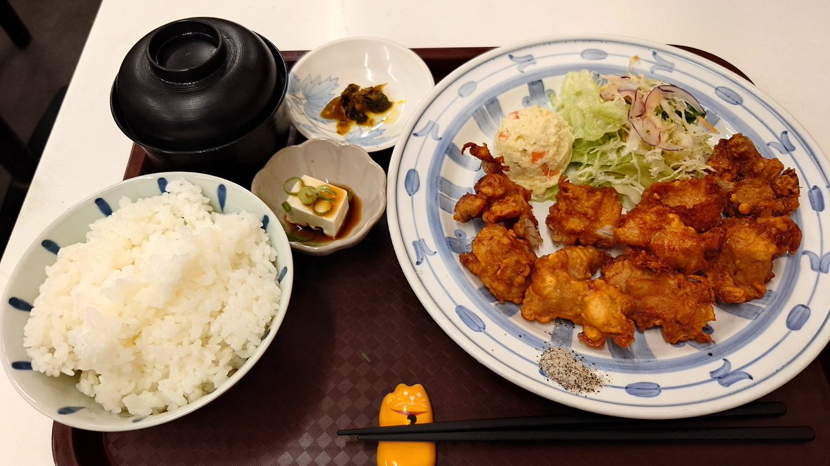 palmtree1919's tweet photo. 昭和な食堂を見ると入りたくなる
唐揚げ定食美味しかった https://t.co/YIb1eNrdSt