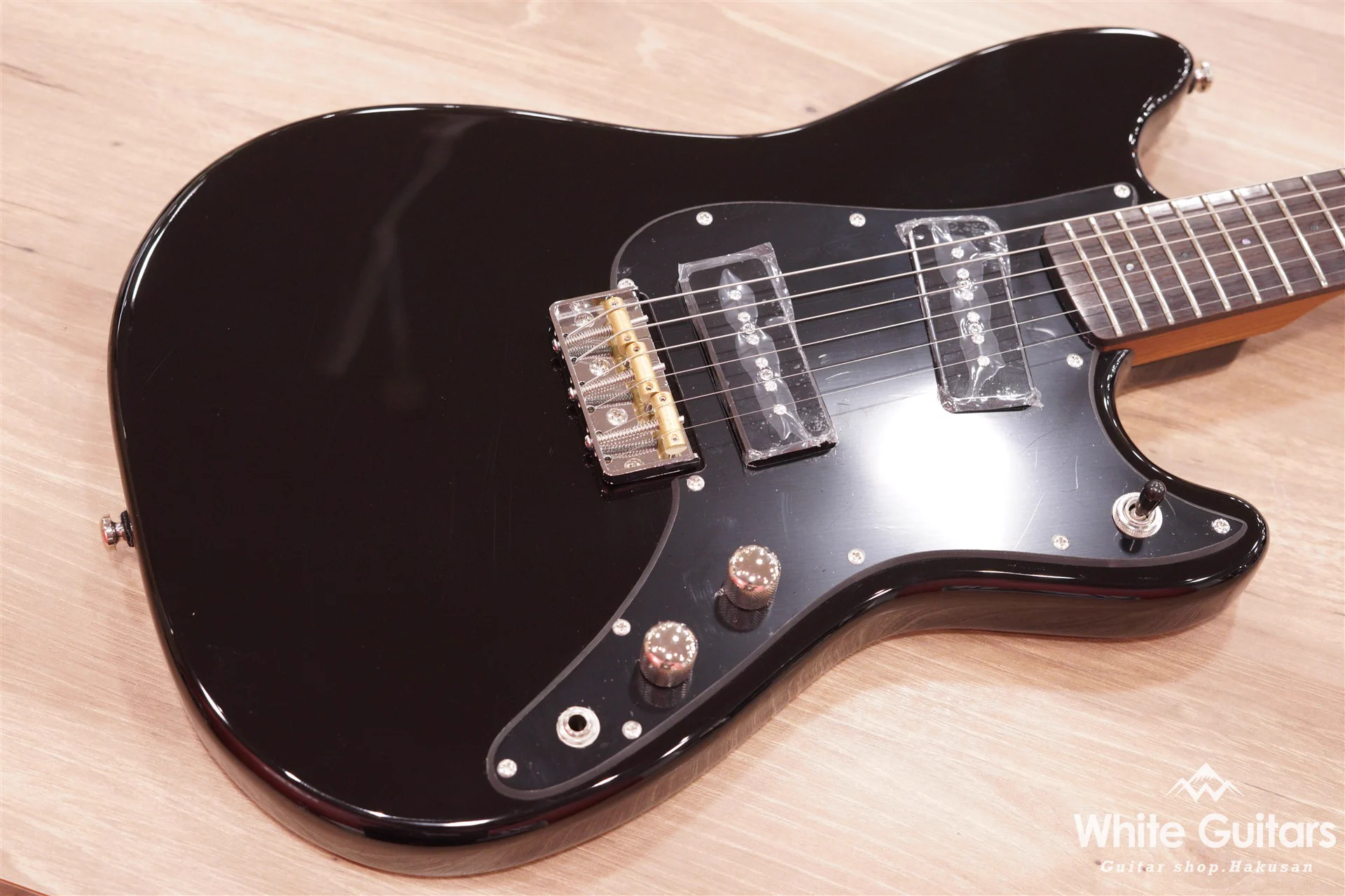 White Guitars on X: 