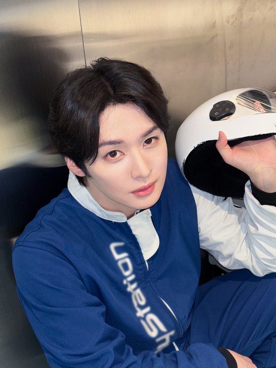 Stray_Kids's tweet photo. [SKZ-BEHIND📸]

안녕 난 어디든 비행할 수 있는 노노🧑‍🚀

#StrayKids #스트레이키즈
#리노 #LeeKnow
#kNOw맘대로 #ThekNOwWay
#YouMakeStrayKidsStay https://t.co/xrwckdsoen