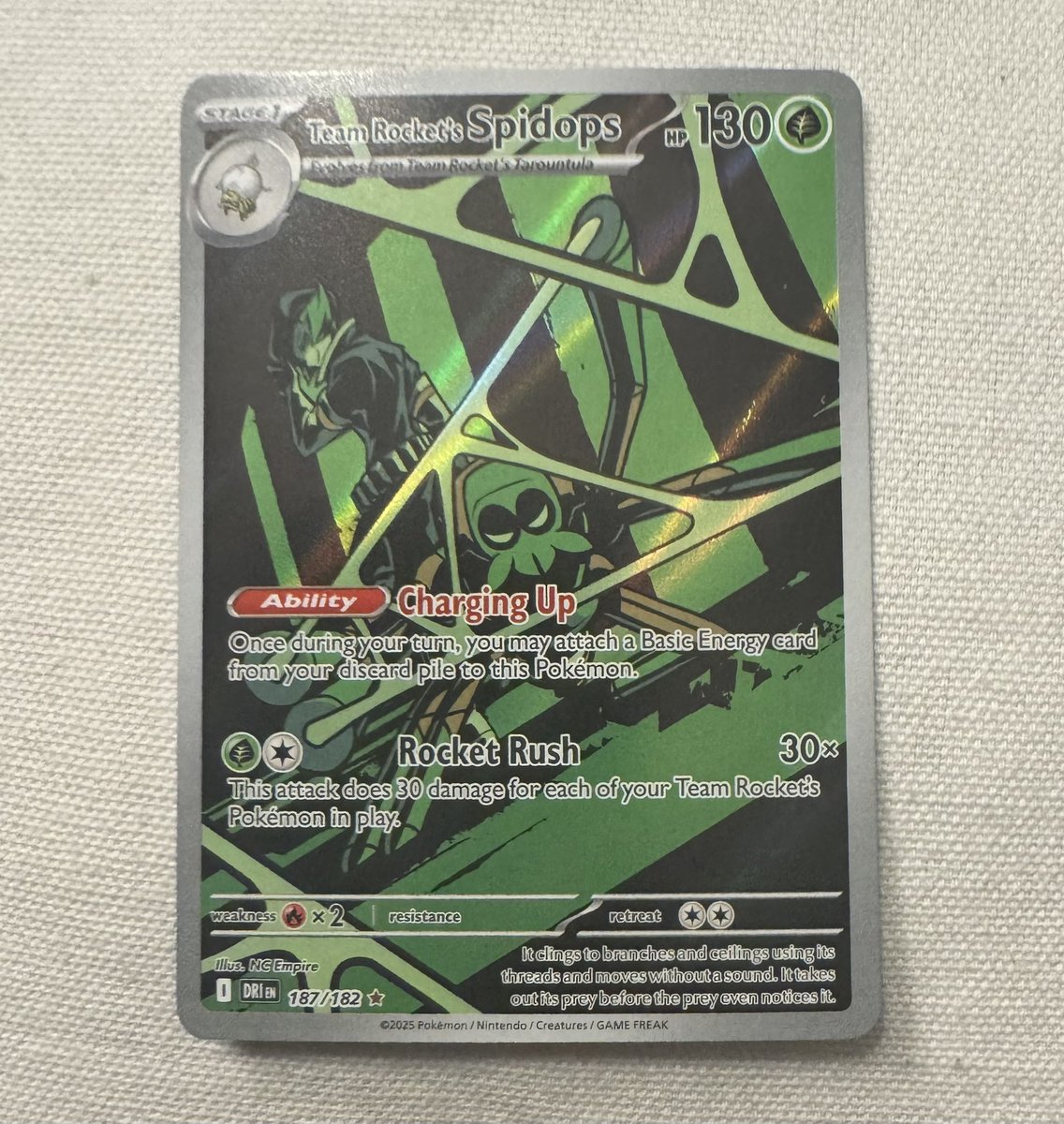 Ranger_Fren's tweet photo. @totodile_king Fav set. Hard to get lol. 

Spidops illustration card is underrated af. It’s one of my fav cards. The diff shades of green really look great irl. 👍 https://t.co/pNvB6Vc59M