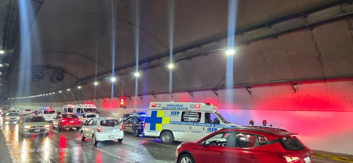 Moreliactiva's tweet photo. #Morelia
Se registra fuerte accidente vial en el ramal en dirección hacia altozano.
⚠️ Tome precauciones ⚠️ 

Se reportan personas lesionadas. https://t.co/l7gCONu03o
