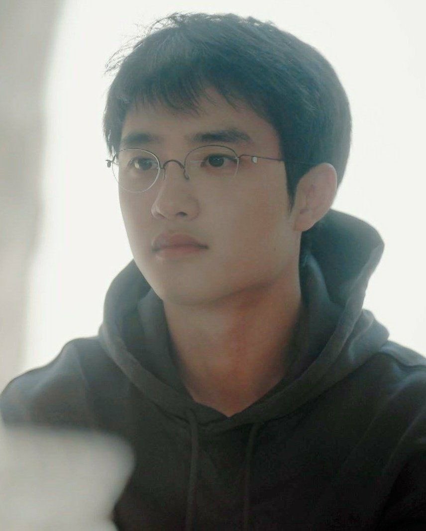 sooobloom's tweet photo. yeah yeah lasik kyungsoo is good and all but I’ll always mourn the loss of seeing him in glasses https://t.co/sBTiMykoRe
