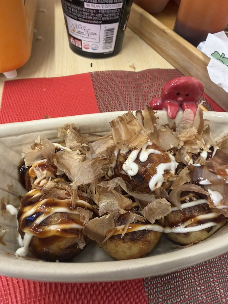 bluuyoko's tweet photo. 아 너무 맛있어
세 판 구워 먹음 https://t.co/zuNTImEM4w