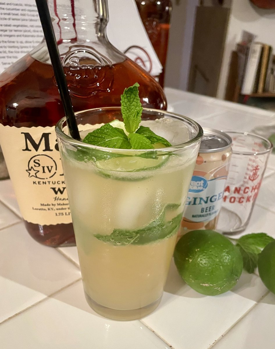 nothng2sumthng's tweet photo. @ebeth360 @Stillsmack @DesiFlurane @KiKi1185 @danielp_reid #minionshappyhour
GINGER MINT BOURBON MULE
•2 oz bourbon
•8 fresh mint leaves
•½ fresh lime
•ice cubes
•4 ounces ginger beer
Muddle 1st 3 ingredients, top w ice and pour in ginger beer https://t.co/geyDAzLPm7