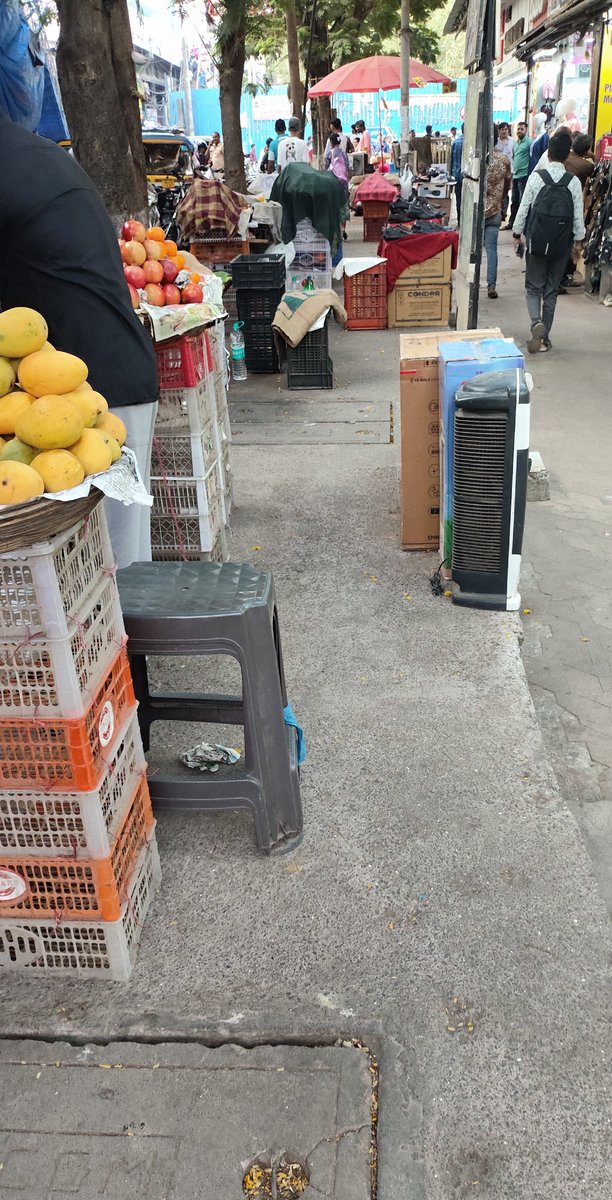 edu_Chandrakant's tweet photo. @MNCDFbombay @MumbaiPolice @mybmc @mumbaimatterz @RoadsOfMumbai @mulund_info @MNCDFanonymous @MNCDFfriends It's bad reality in allover india, either footpath encroached by local shop or illegal parking, As they pay certain amount to local authorities in the form Chai-pani (Bribe), from bottom most to highest authority everyone involved in this
Dhandeep stationary, In Mode 
#chembur https://t.co/feUI1aVmdU