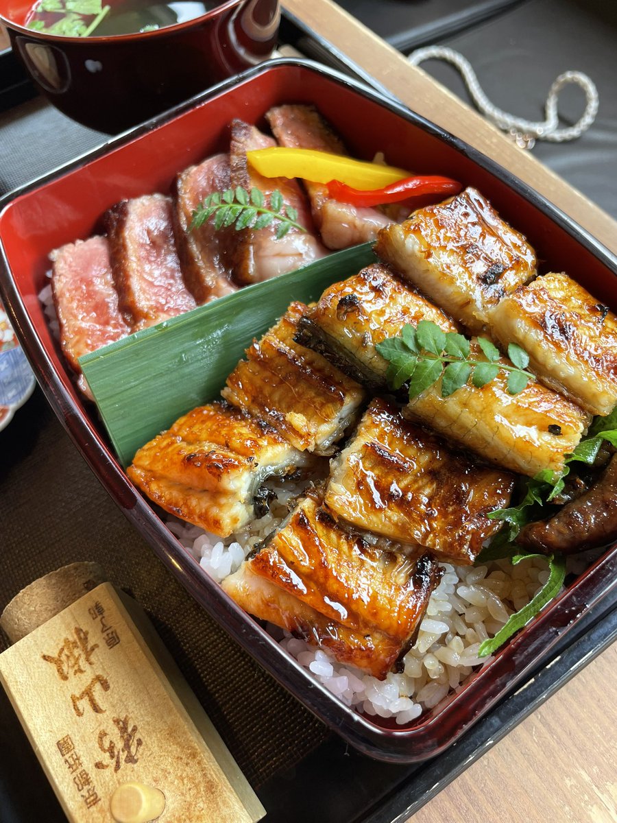 j0623's tweet photo. 夢のコラボ。
でも、肉は27枚で十分、、、 https://t.co/u0Xiiw9qx2