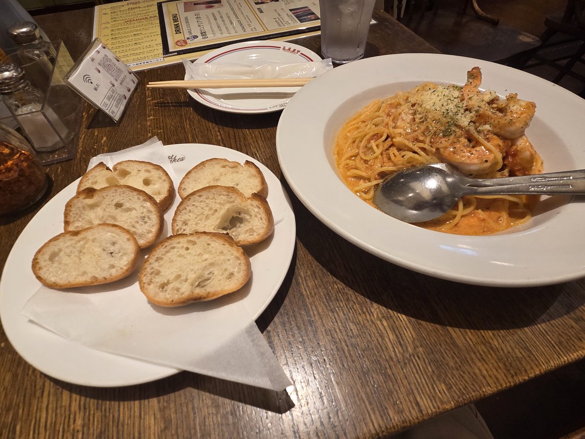 maruningen's tweet photo. ガーリック屋さんのガーリックマークがついてないガーリックパスタを食べたのでもう人と会話できない(でも美味しいのでよし) https://t.co/6fLvRDWUeA