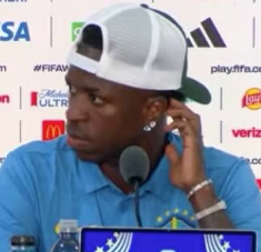 TouchlineX's tweet photo. 🚨🗣️ Vinicius Jr: "Neymar is my IDOL." 

"All the moves I learned and made on the field were to try to do just like him. Having him back is something very important.” https://t.co/Zwgz4Hut03