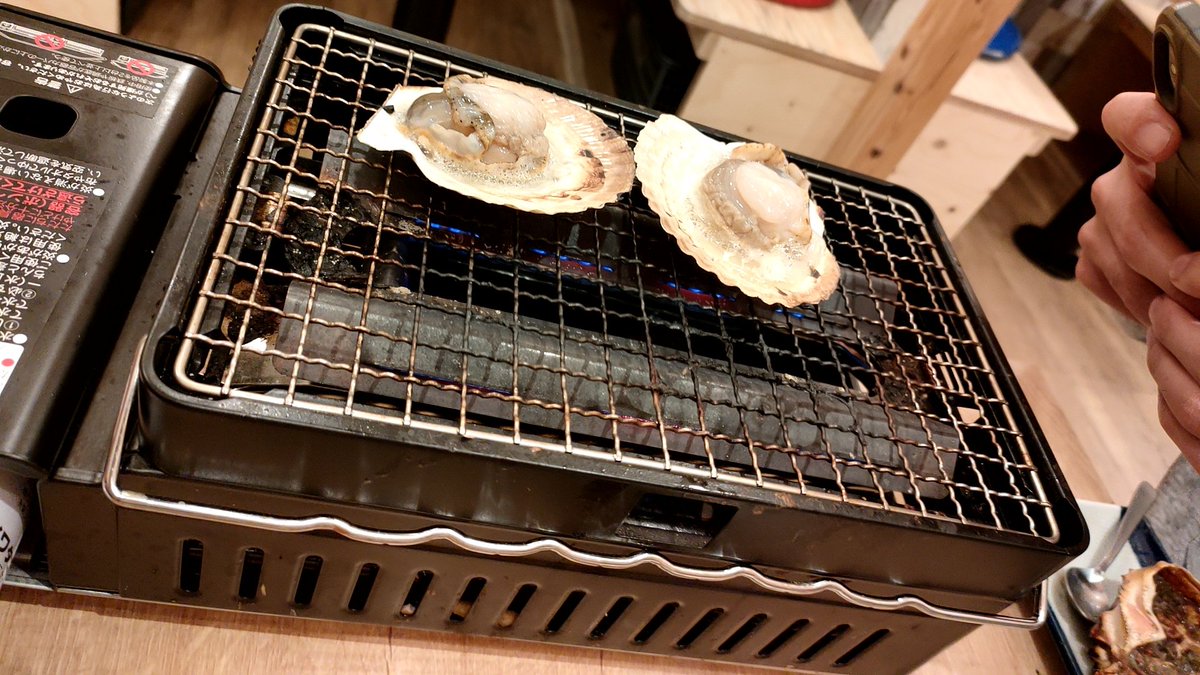 awanoiro's tweet photo. コースについてる浜焼きでも十分楽しかったな
イカを焼くと大量に出る汁はどうしたら良かったのか… https://t.co/UfPDeIdGbV